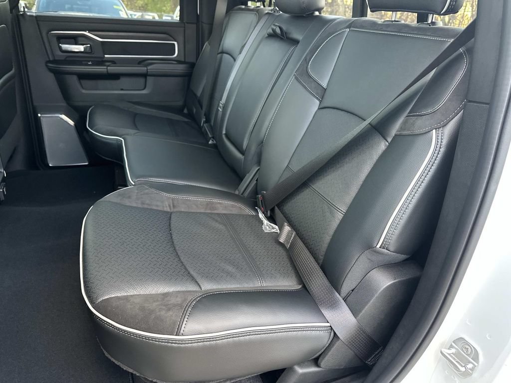 New 2026 RAM 2500 Laramie AWD/4WD image 9