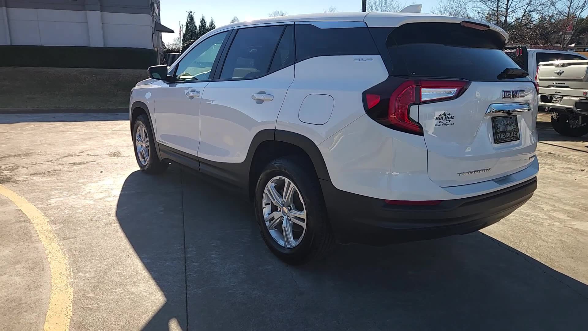 Used 2024 GMC Terrain SLE image 12