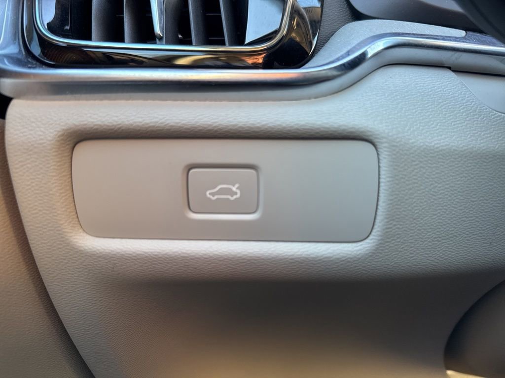 Used 2024 Volvo S60 B5 Plus w/ Climate Package image 18