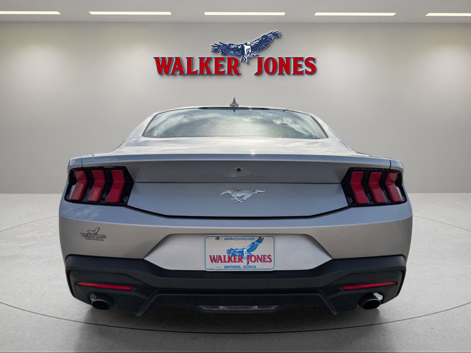 Used 2024 Ford Mustang Coupe RWD image 5