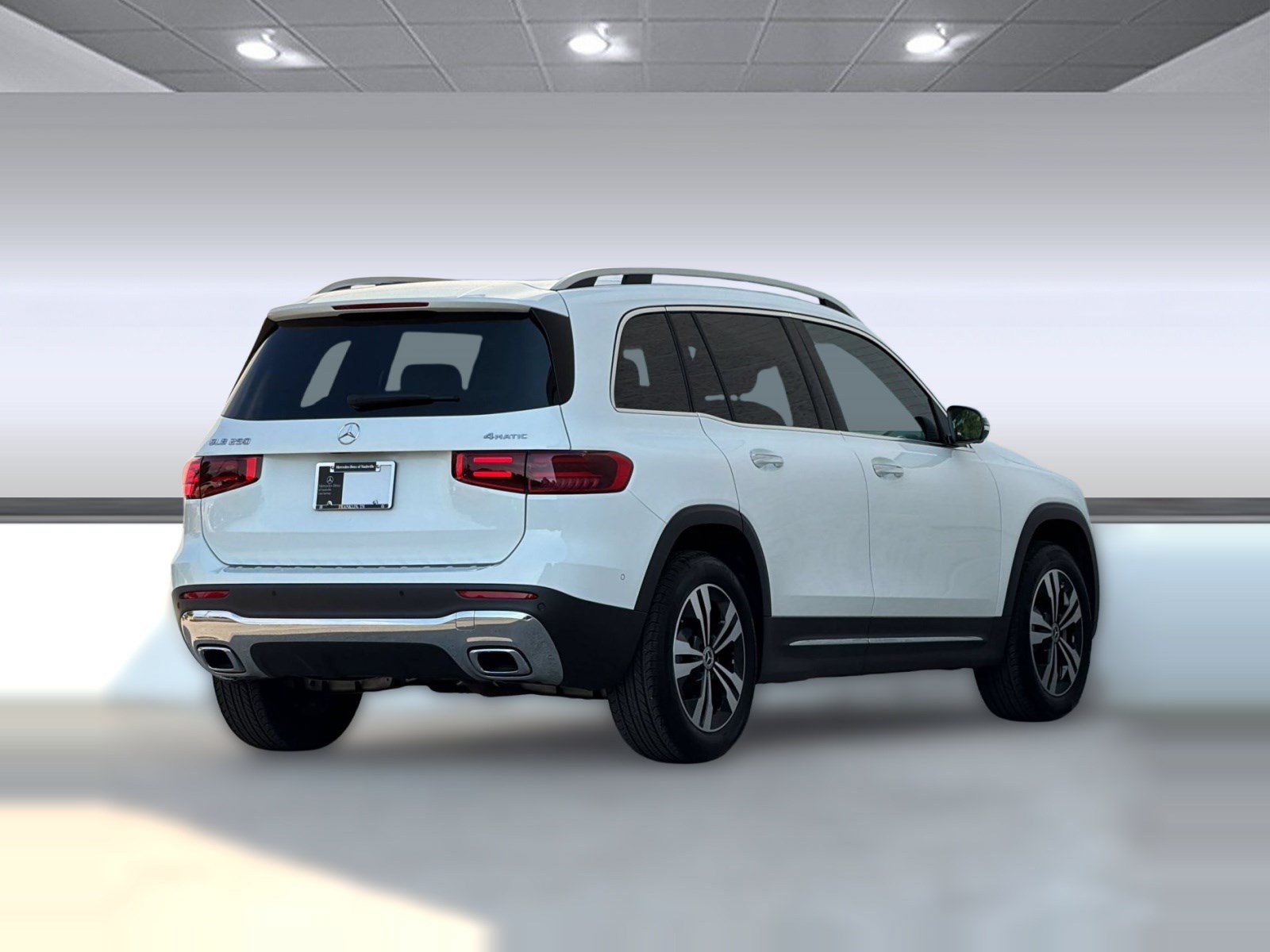Used 2026 Mercedes-Benz GLB 250 4MATIC image 9