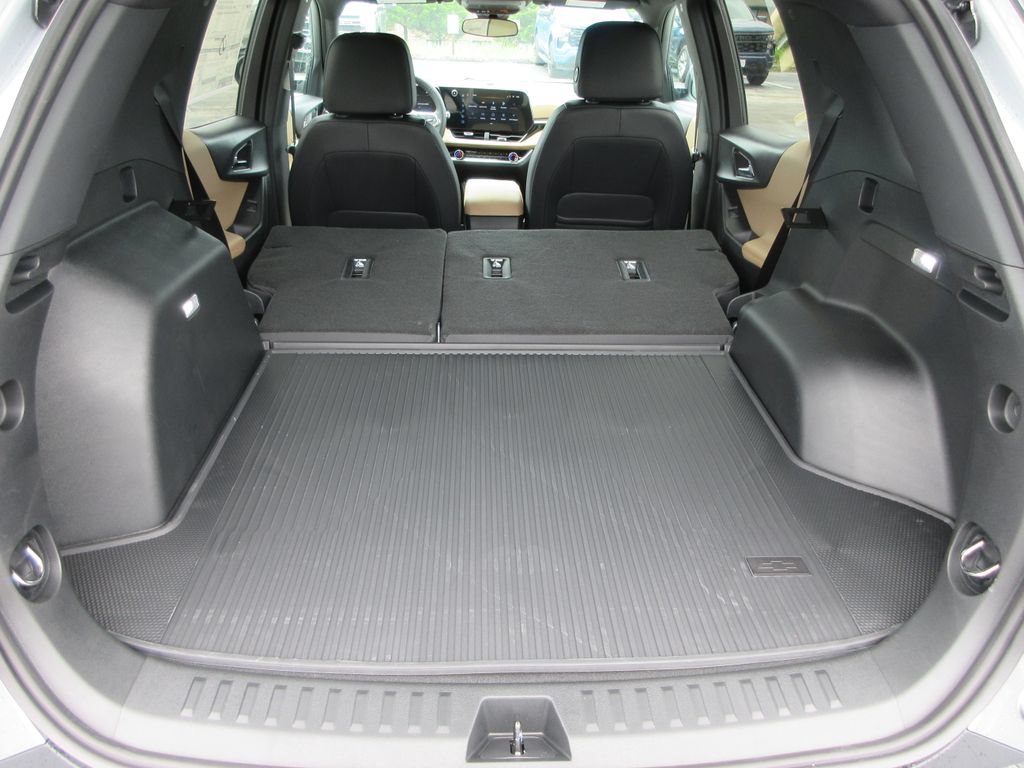 New 2027 Chevrolet Equinox ACTIV w/ Convenience Package III FWD image 11