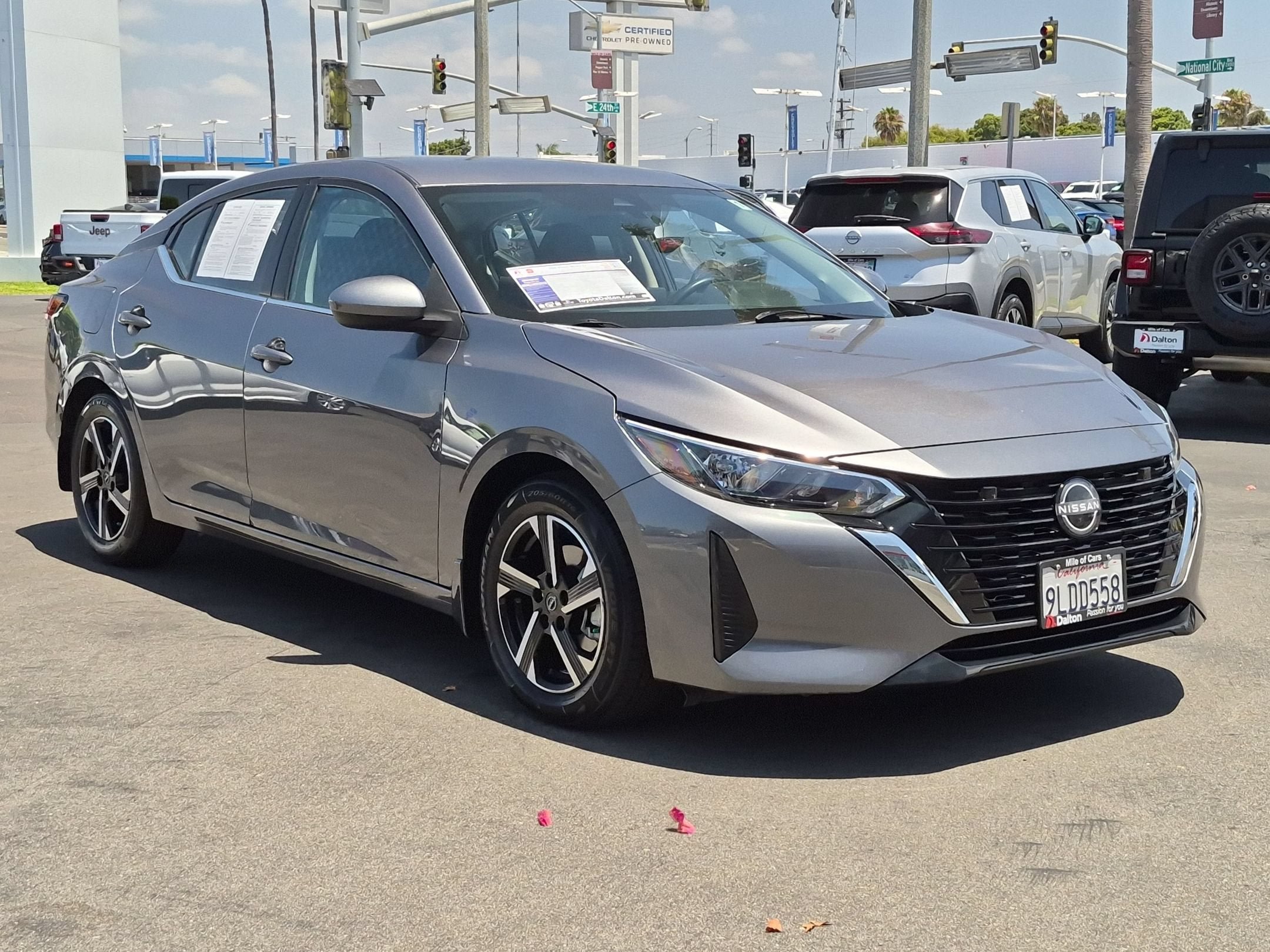 Used 2024 Nissan Sentra SV FWD image 2