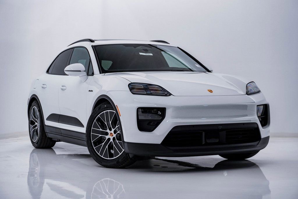 New 2026 Porsche Macan 4 Electric image 8