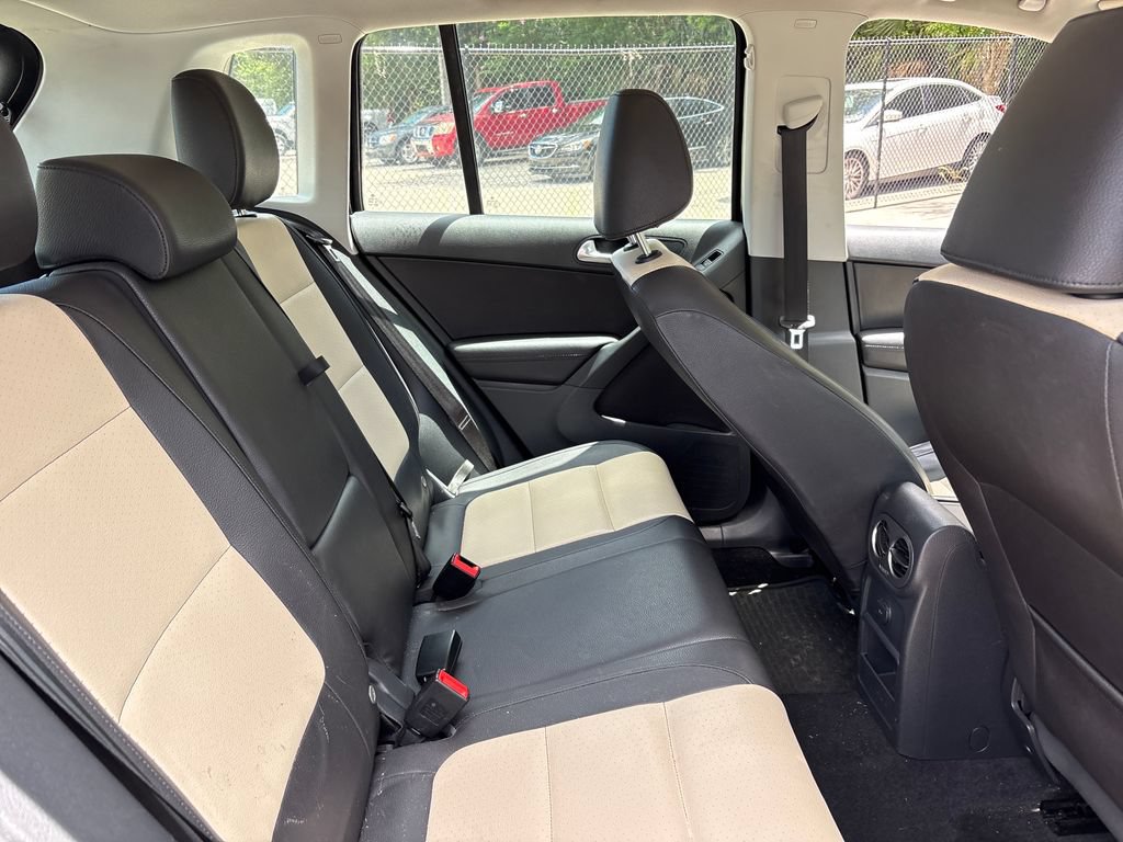 Used 2017 Volkswagen Tiguan S FWD image 28