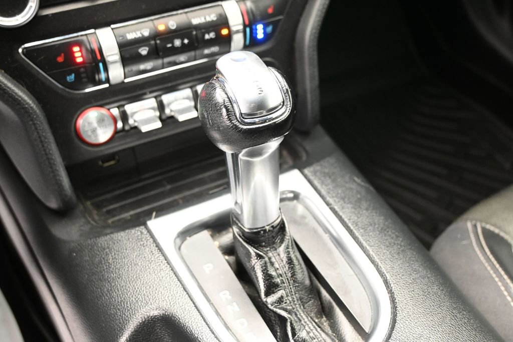 Used 2019 Ford Mustang Premium RWD image 27