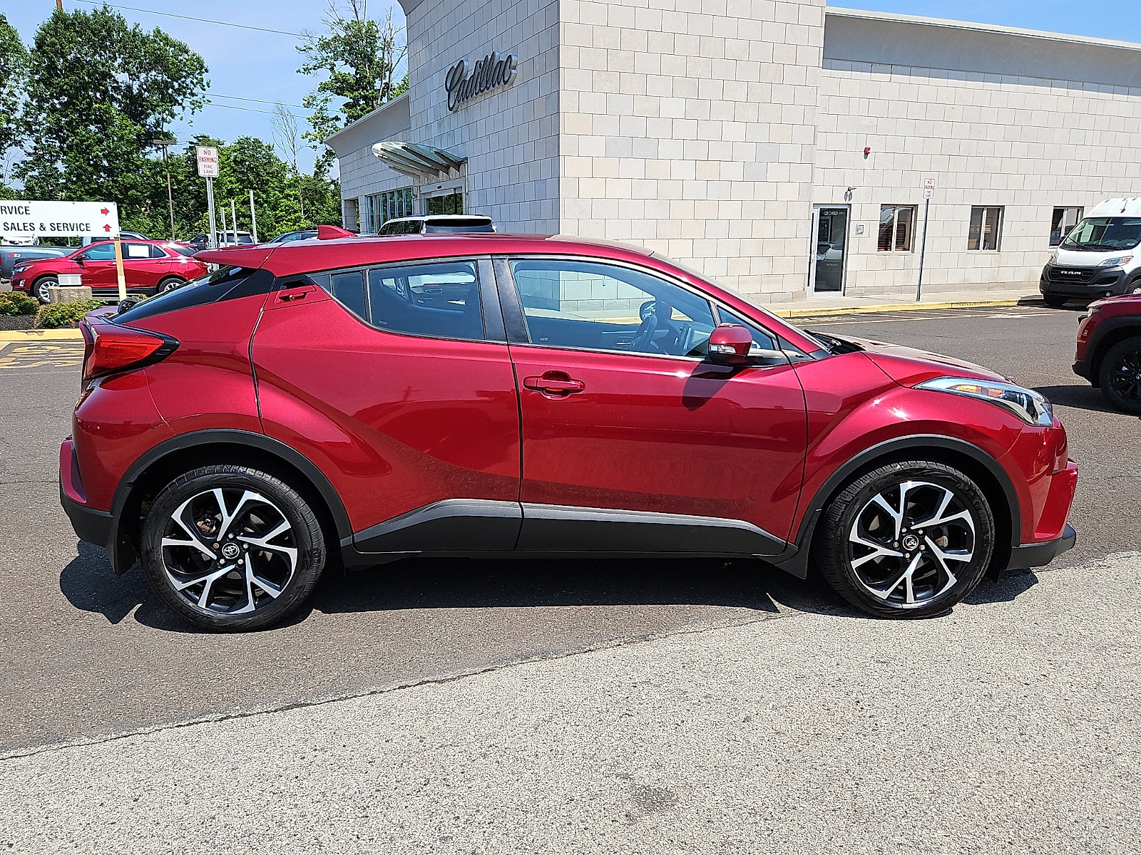 Used 2018 Toyota C-HR XLE FWD image 7