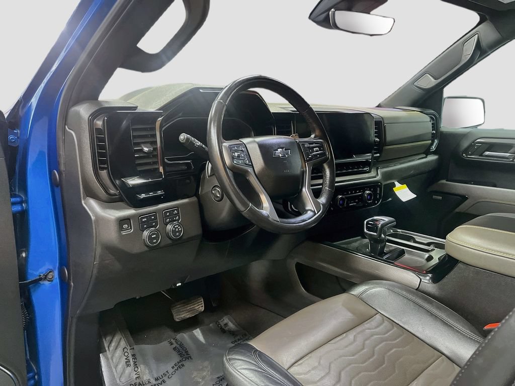 Used 2023 Chevrolet Silverado 1500 ZR2 w/ Technology Package AWD/4WD image 9