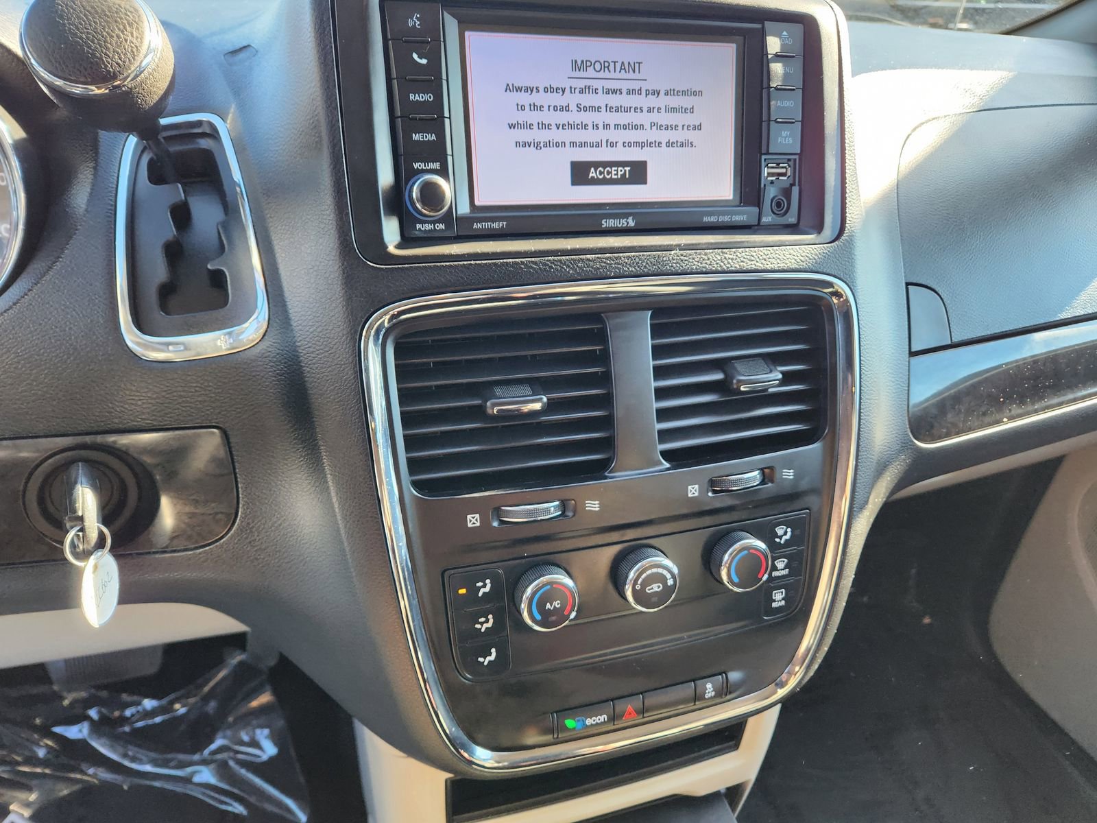 Used 2018 Dodge Grand Caravan SE image 15