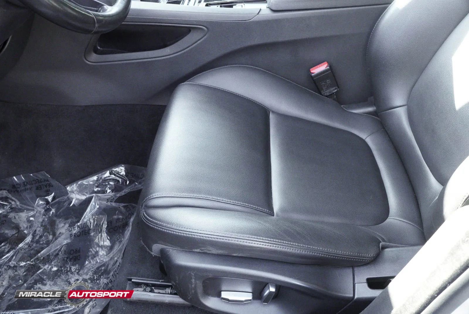 Used 2019 Jaguar F-PACE Premium image 18