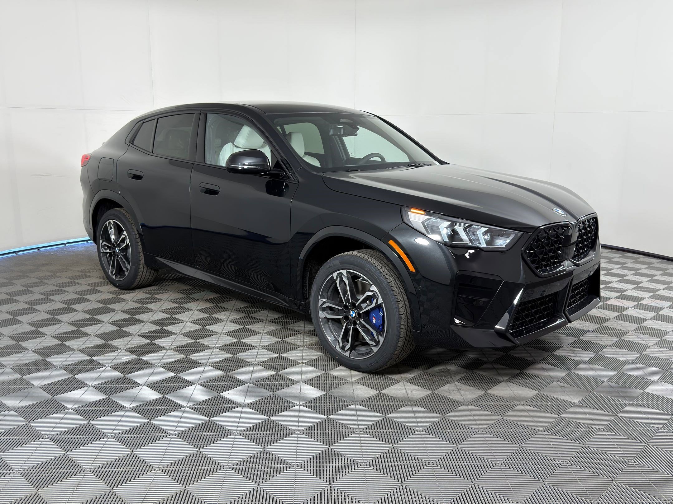 Used 2026 BMW X2 xDrive28i w/ M Sport Package AWD/4WD image 6