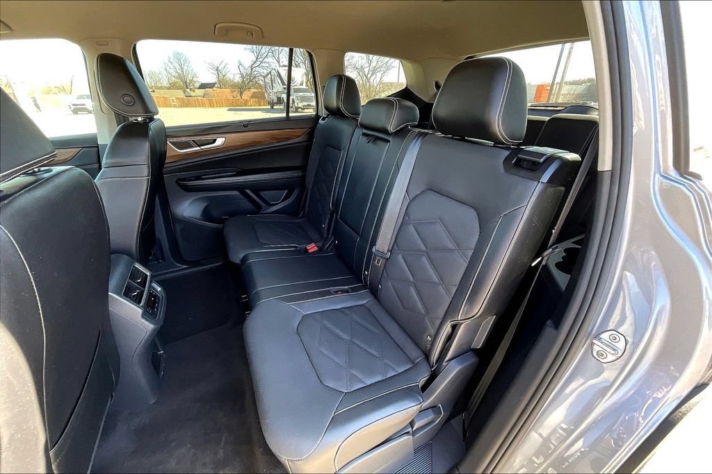 Used 2024 Volkswagen Atlas SE AWD/4WD image 7