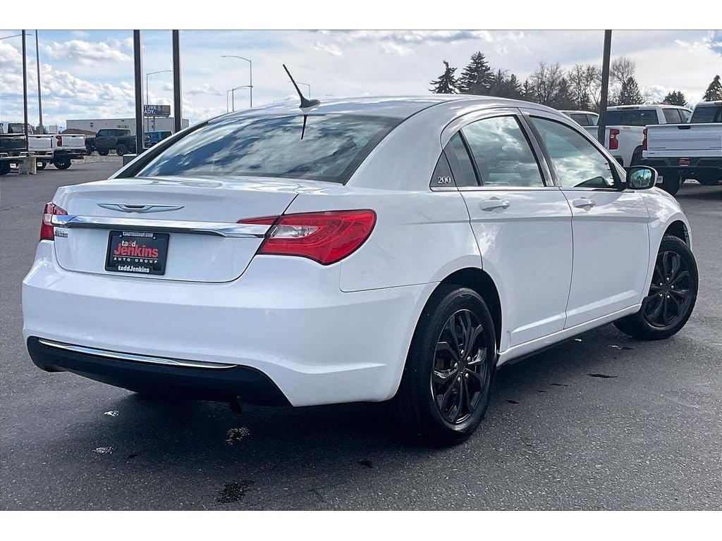 Used 2014 Chrysler 200 LX image 15