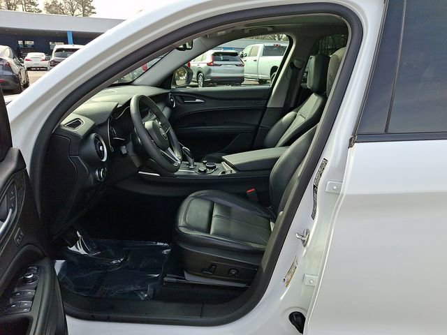 Used 2019 Alfa Romeo Stelvio Sprint w/ Nero Edizione image 17