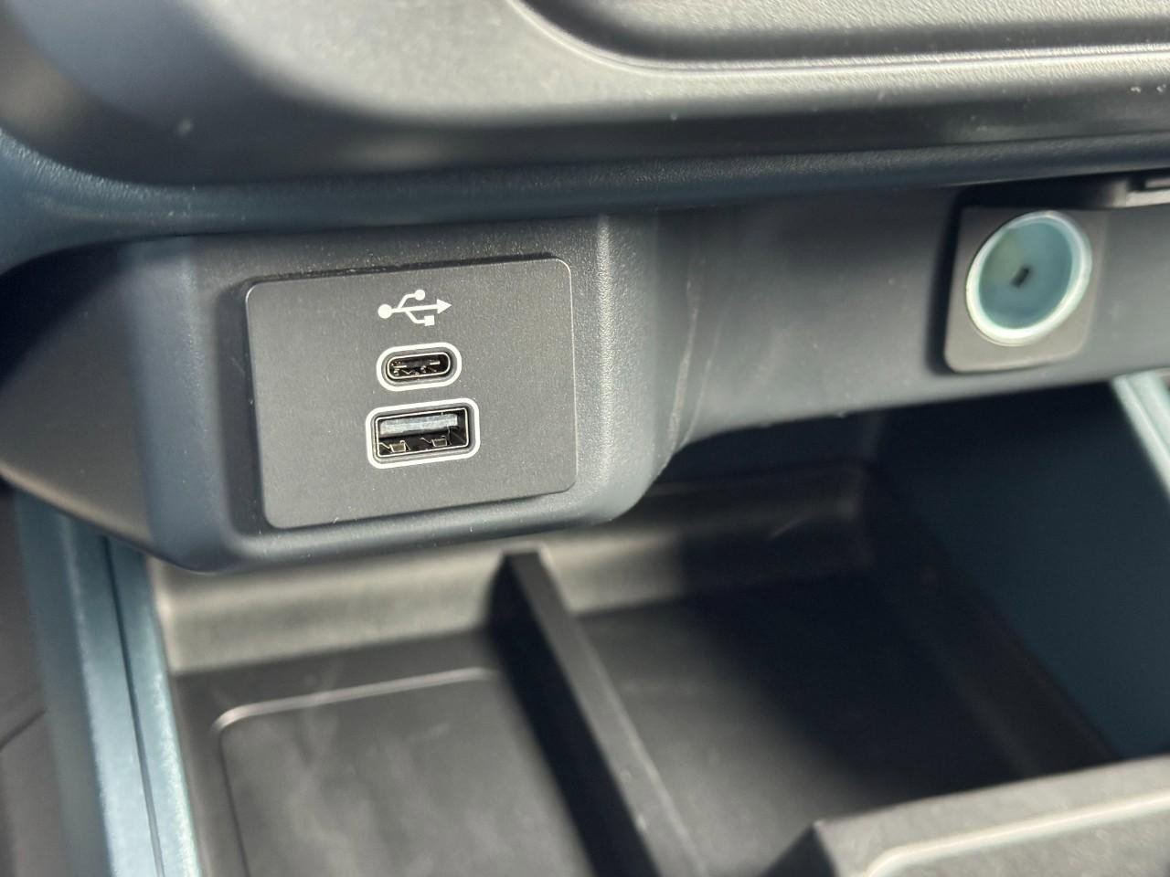 New 2025 Ford Maverick XL image 14