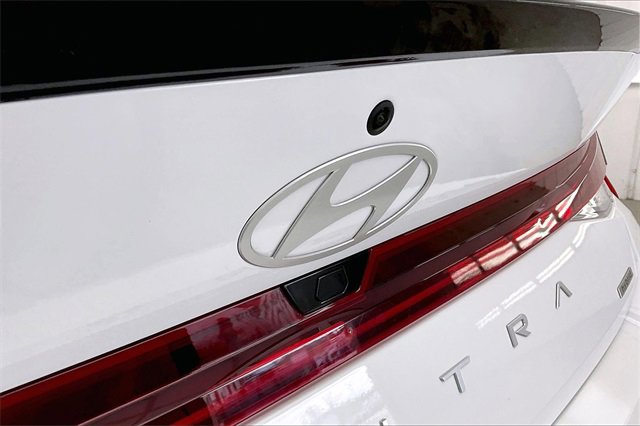 Used 2025 Hyundai Elantra SEL image 31