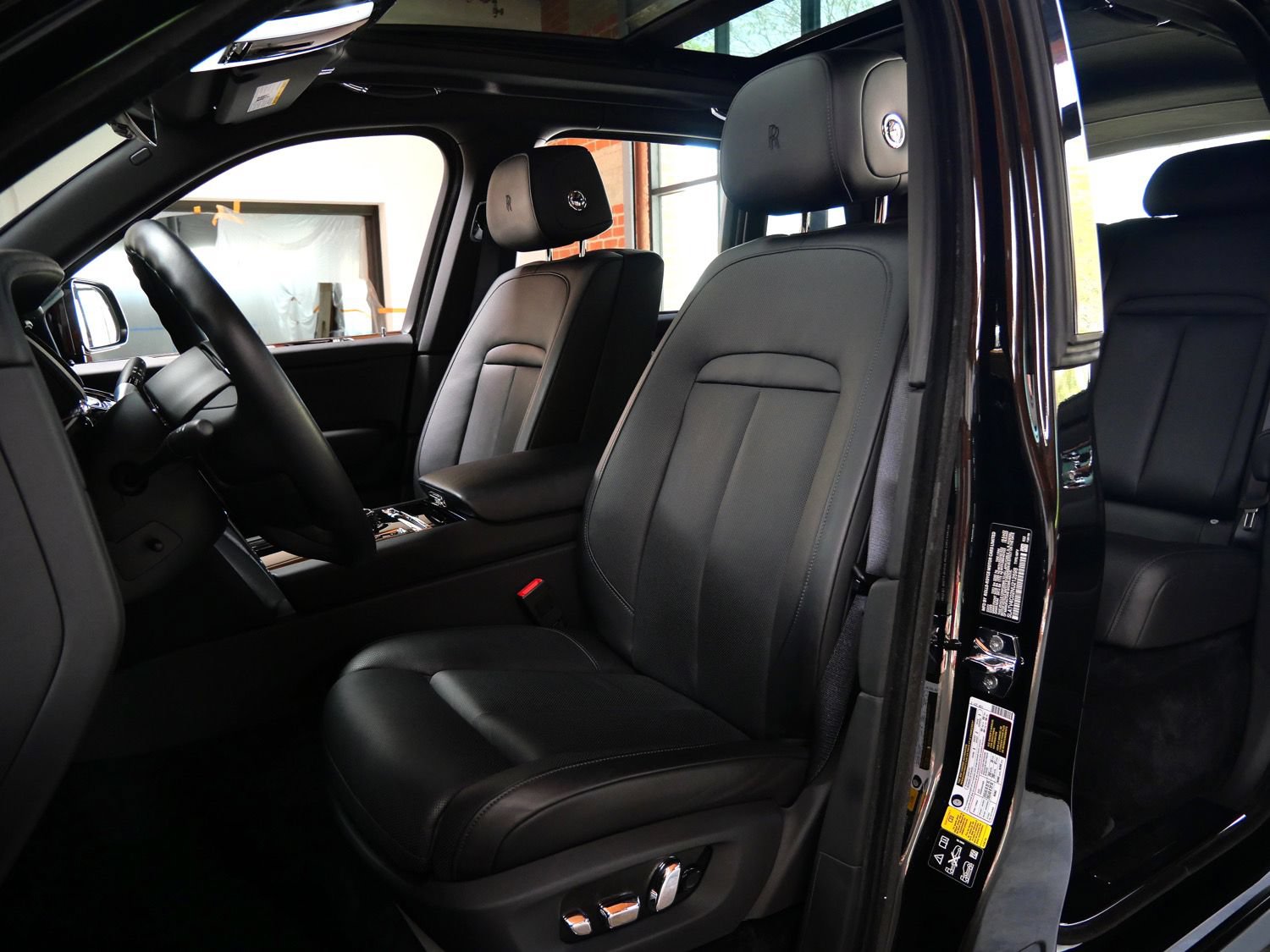 Certified 2022 Rolls-Royce Cullinan AWD/4WD image 26