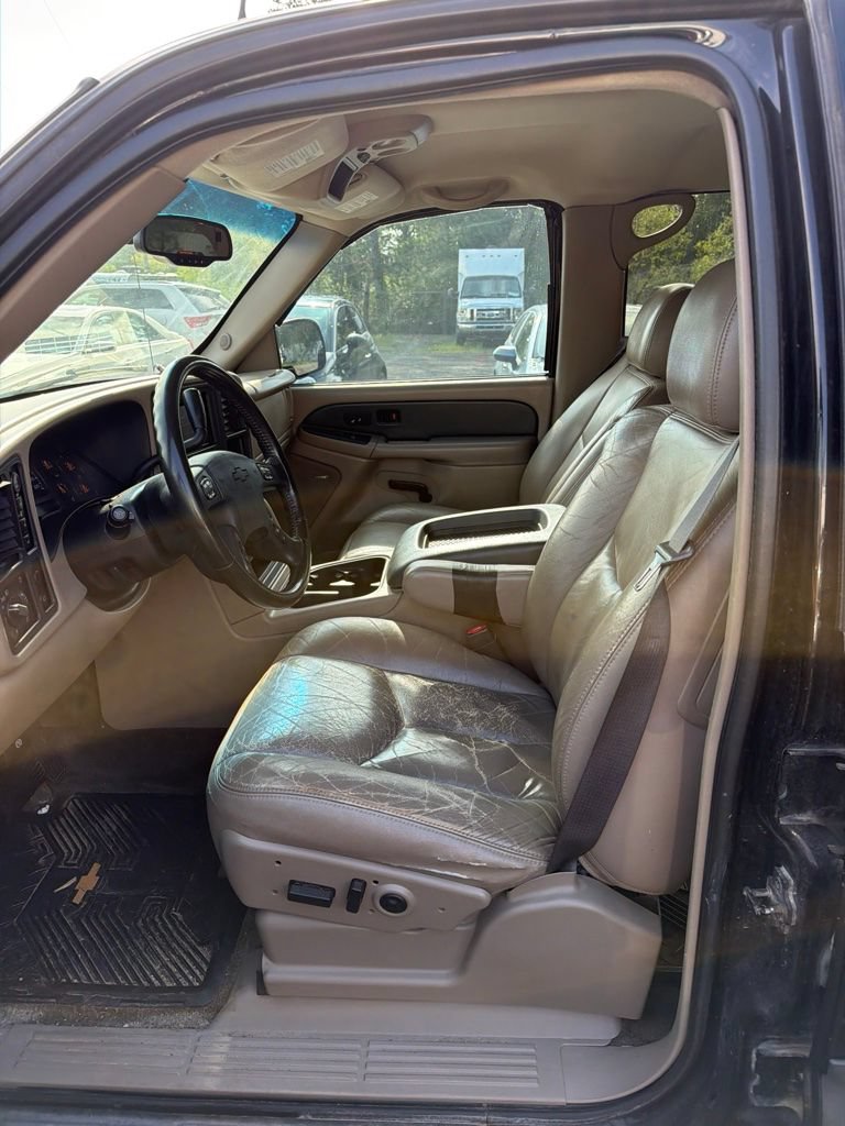 Used 2003 Chevrolet Avalanche 4x4 w/ Suspension Package, Off-Road image 10
