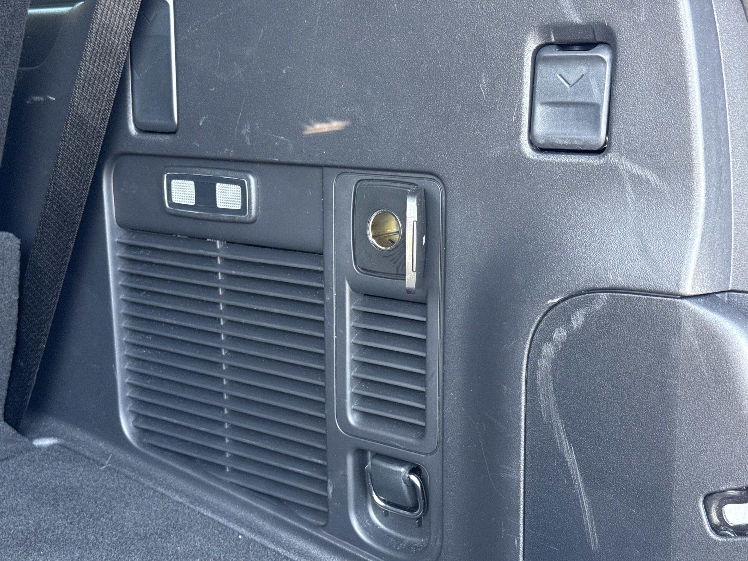 Used 2025 Ford Expedition Active RWD image 31