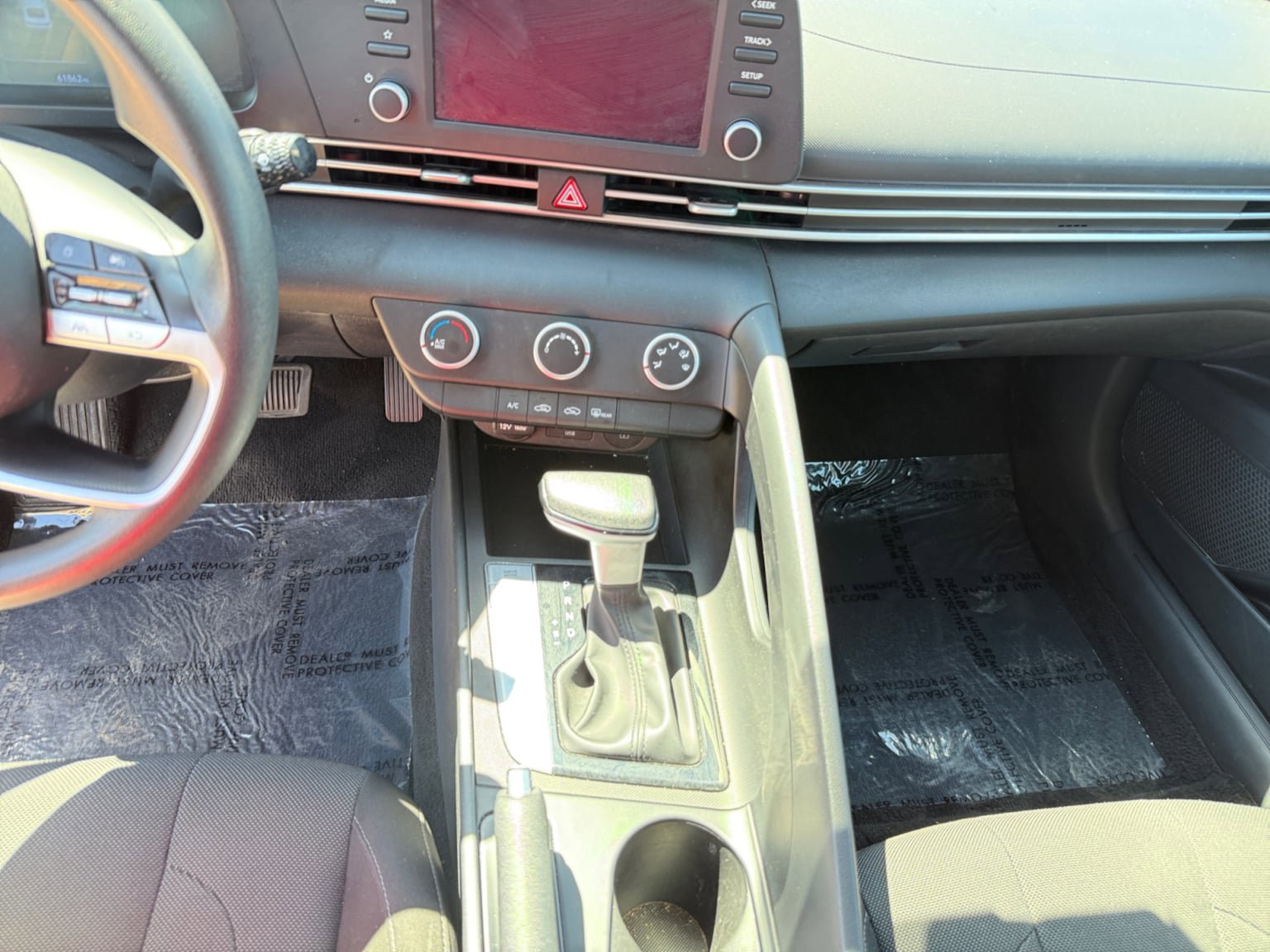 Used 2024 Hyundai Elantra SE FWD image 15