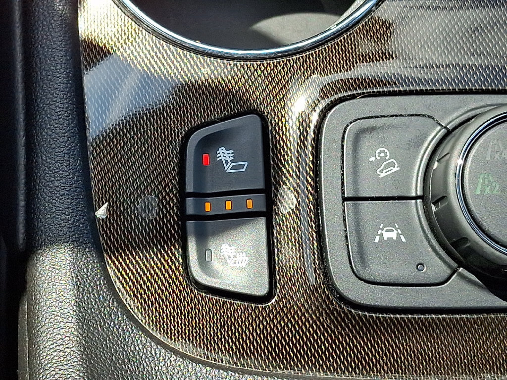 Used 2023 GMC Acadia AT4 AWD/4WD image 25