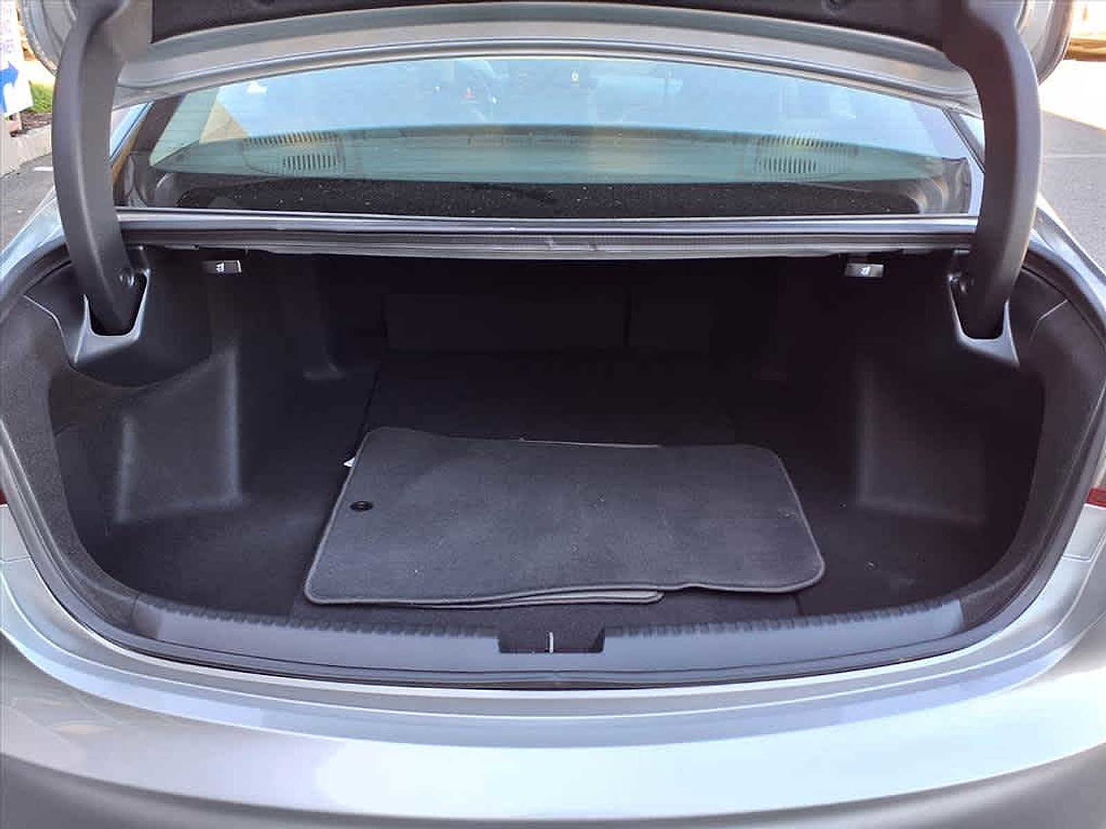 Certified 2025 Acura TLX w/ Technology Package FWD image 6