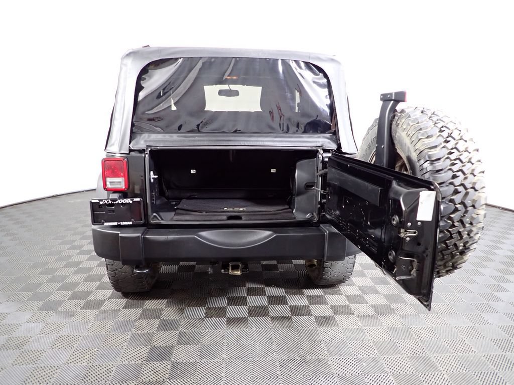Used 2014 Jeep Wrangler Rubicon w/ Power Convenience Group AWD/4WD image 15