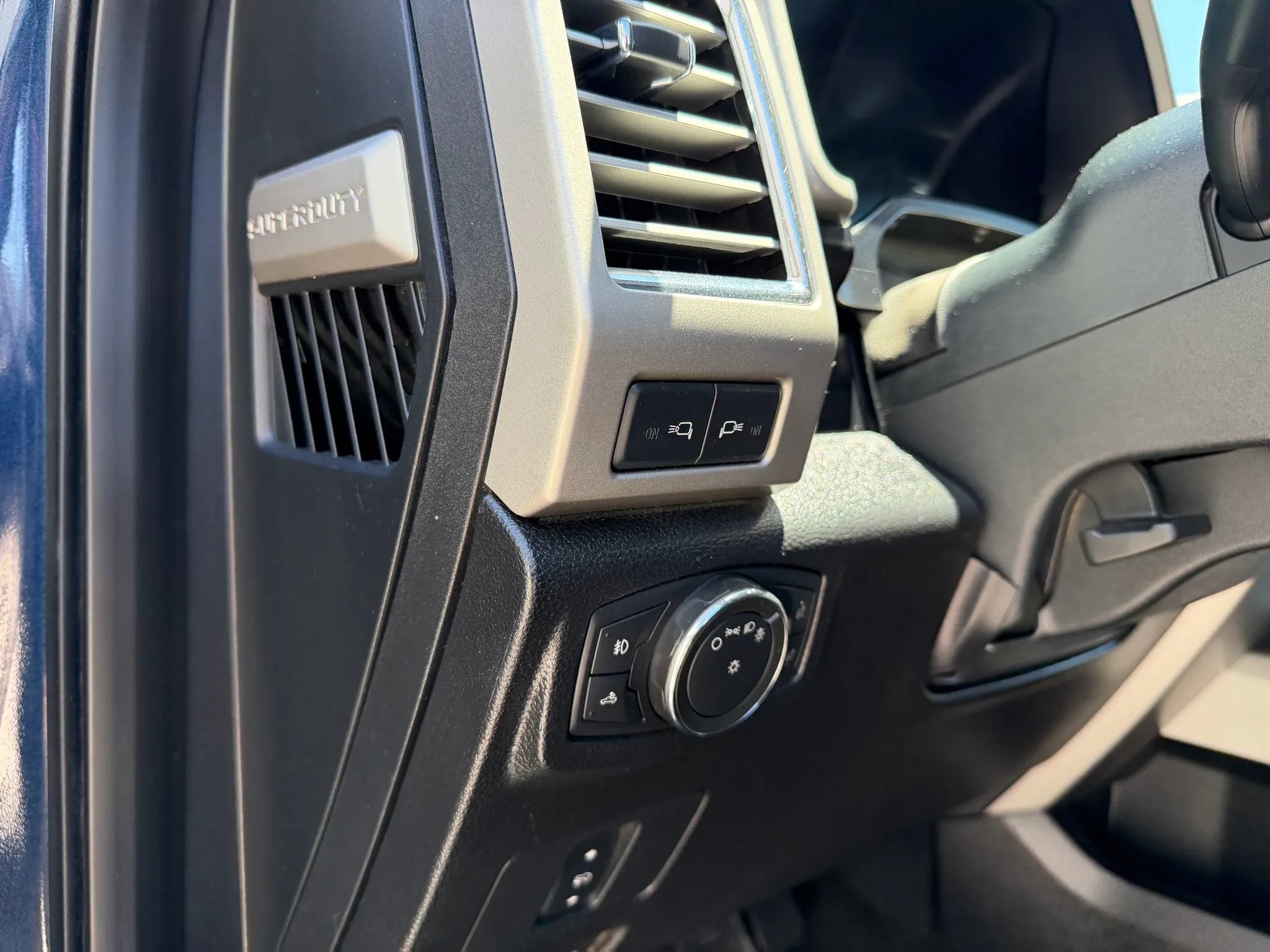 Used 2017 Ford F250 Lariat w/ Chrome Package AWD/4WD image 20
