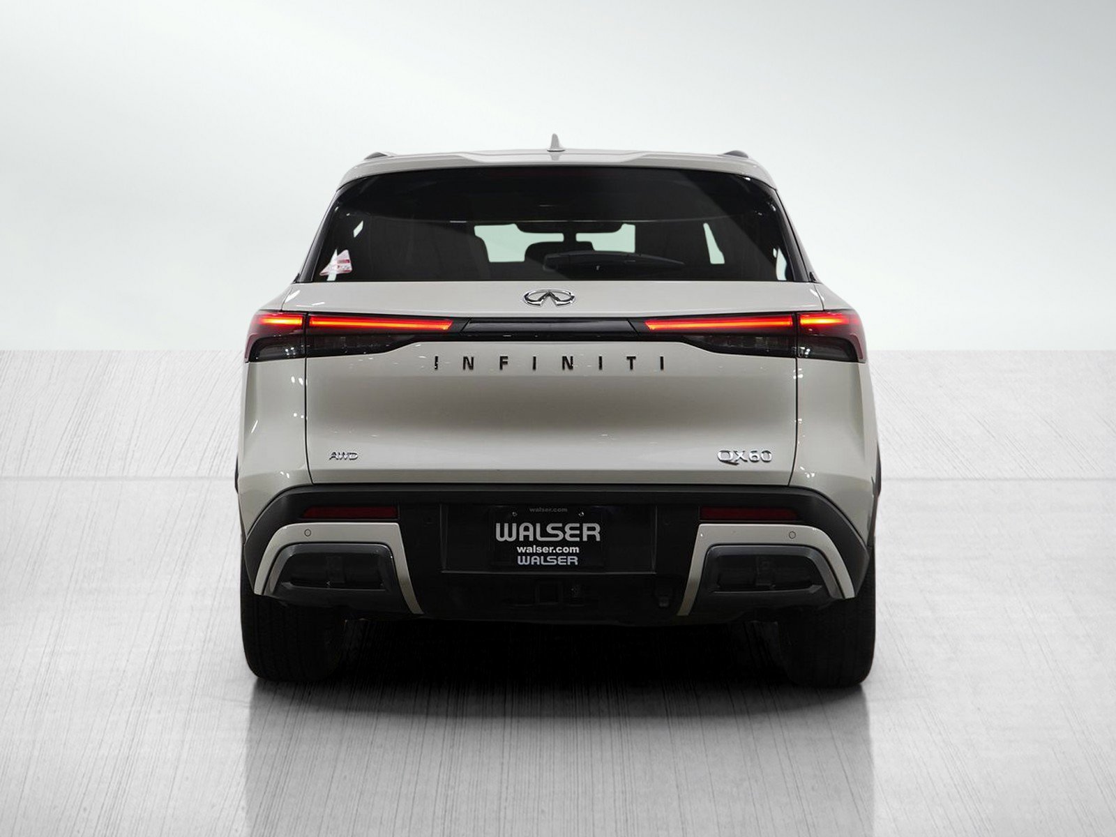 Used 2024 INFINITI QX60 Sensory image 4