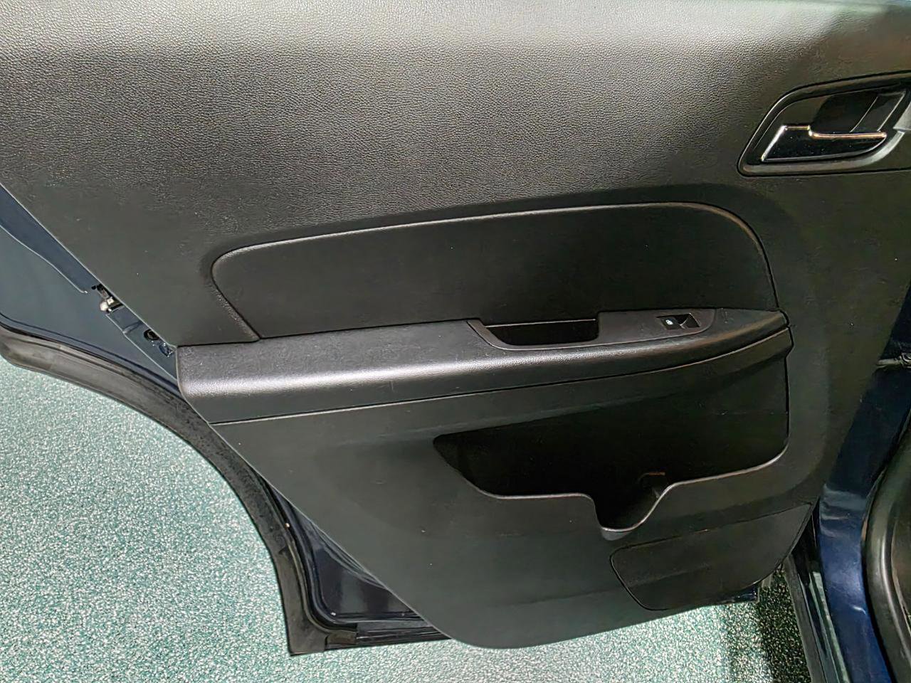 Used 2016 Chevrolet Equinox LS AWD/4WD image 20