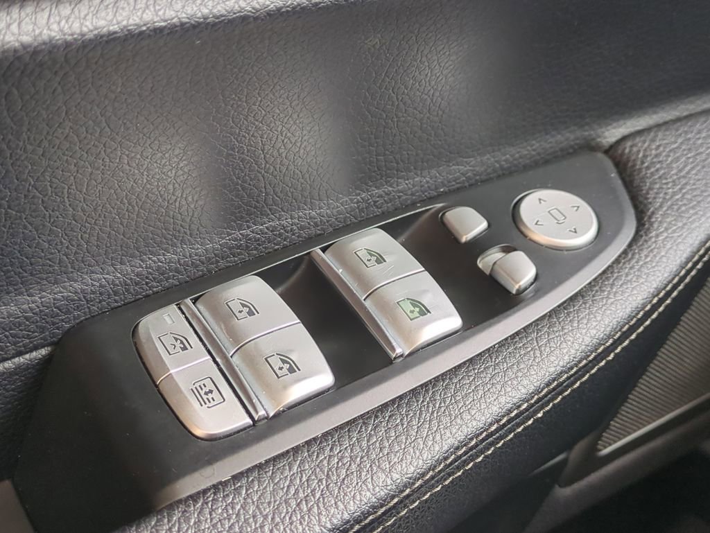 Used 2018 BMW 740i image 26