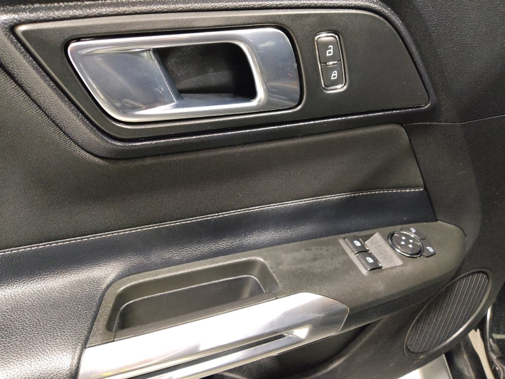 Used 2019 Ford Mustang Coupe RWD image 27