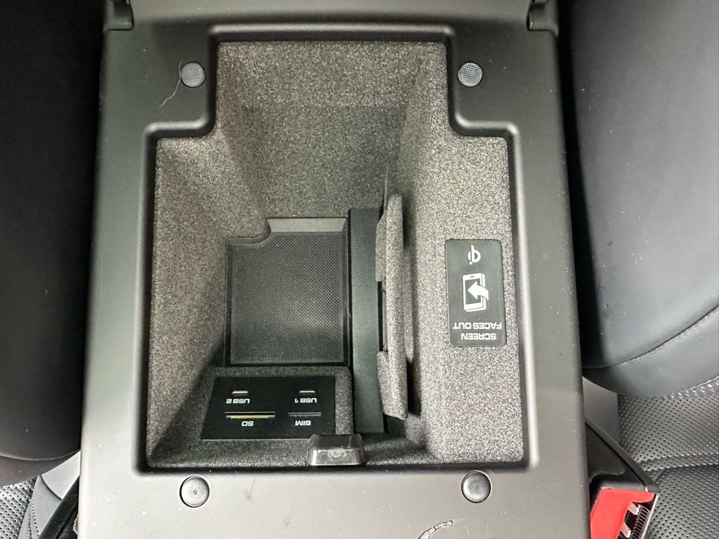 Certified 2025 Porsche Macan Turbo image 28