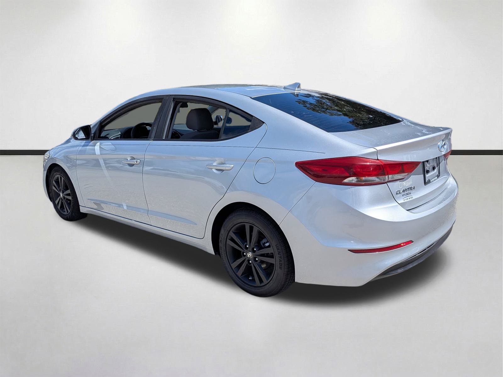 Used 2018 Hyundai Elantra SEL w/ Cargo Package FWD image 6