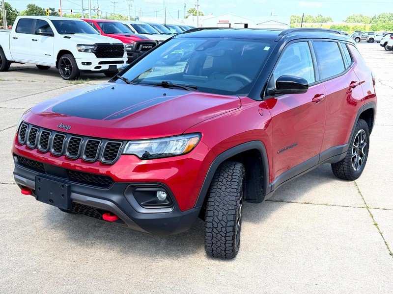 Used 2025 Jeep Compass Trailhawk AWD/4WD image 7