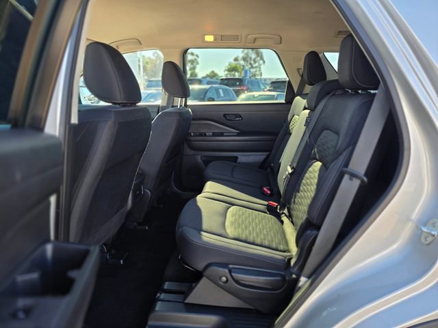 Used 2023 Nissan Pathfinder S image 15