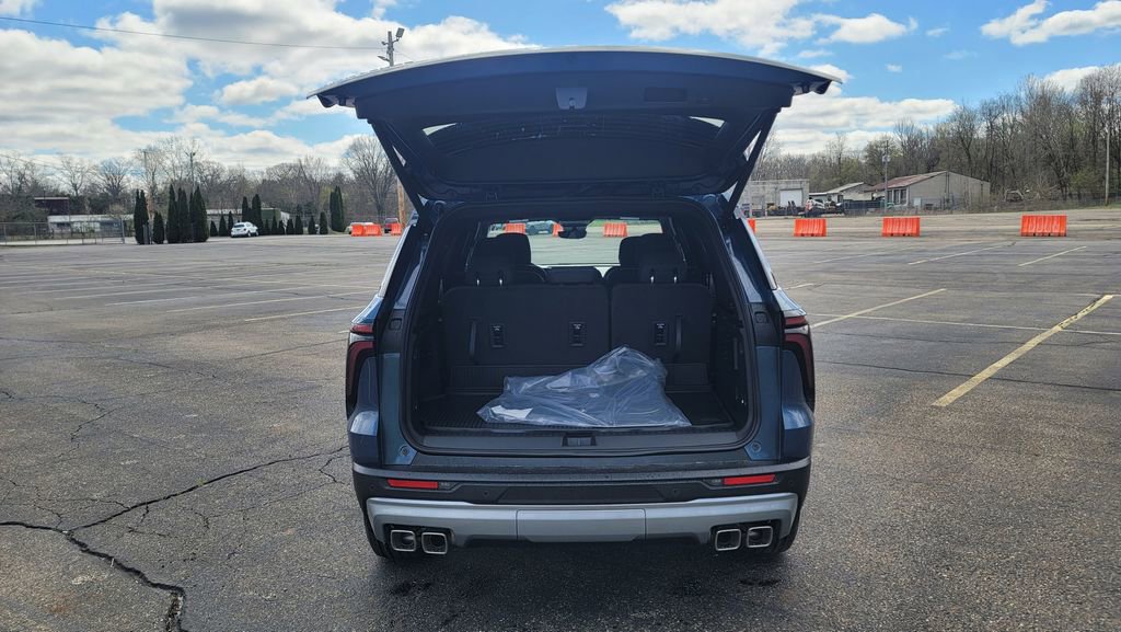 New 2026 Chevrolet Traverse LT image 11