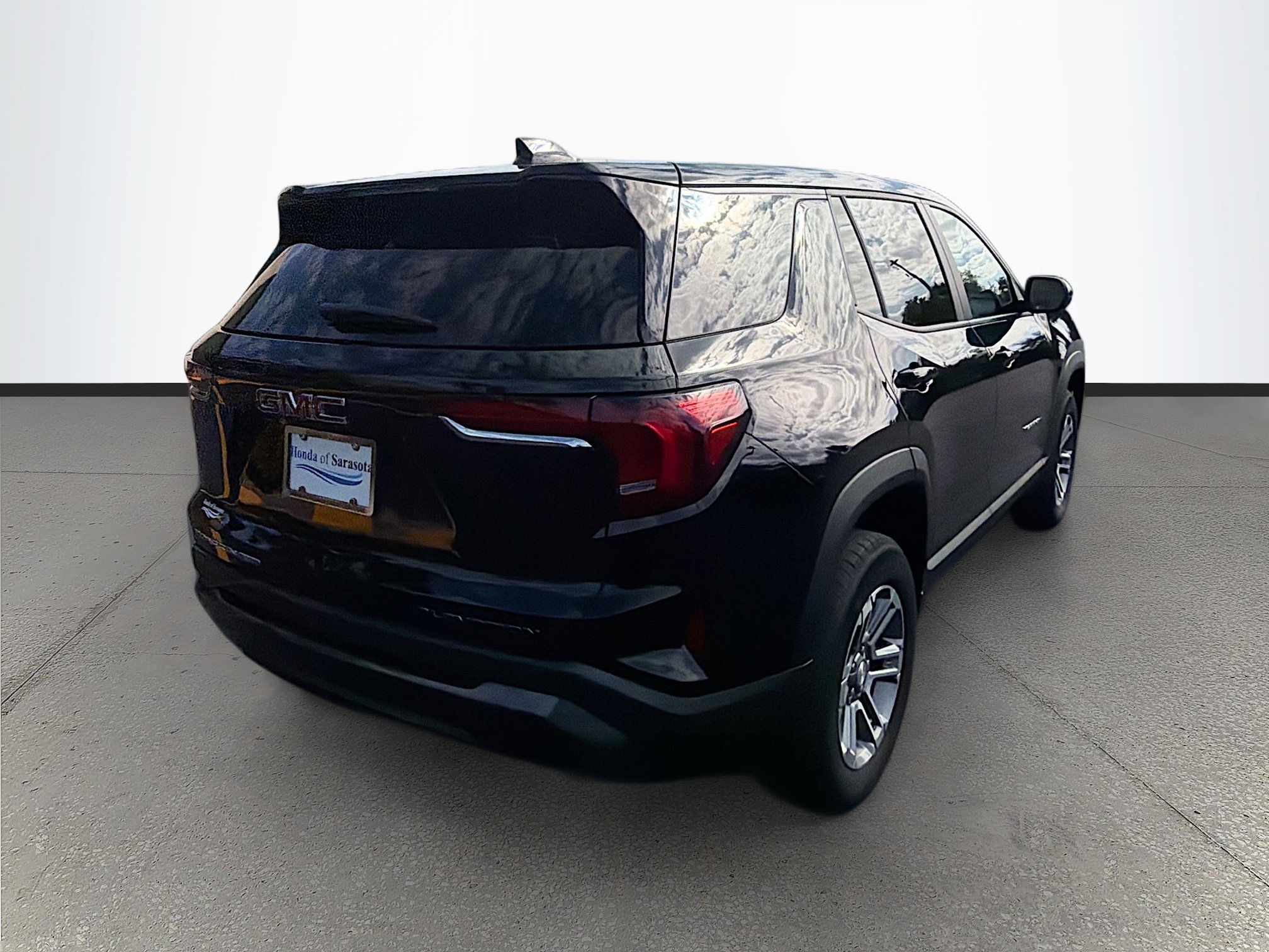 Used 2025 GMC Terrain Elevation image 4