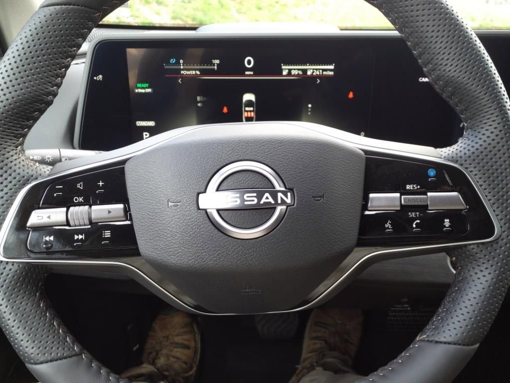 New 2025 Nissan Ariya AWD image 20