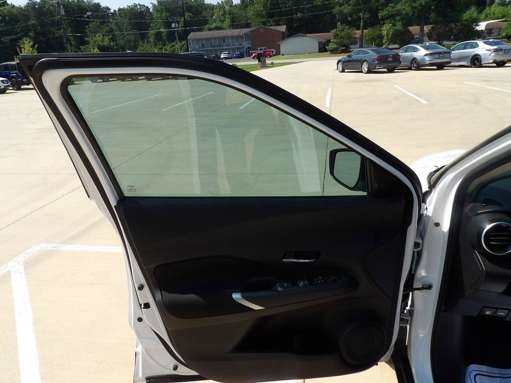 Used 2021 Nissan Kicks SV FWD image 9