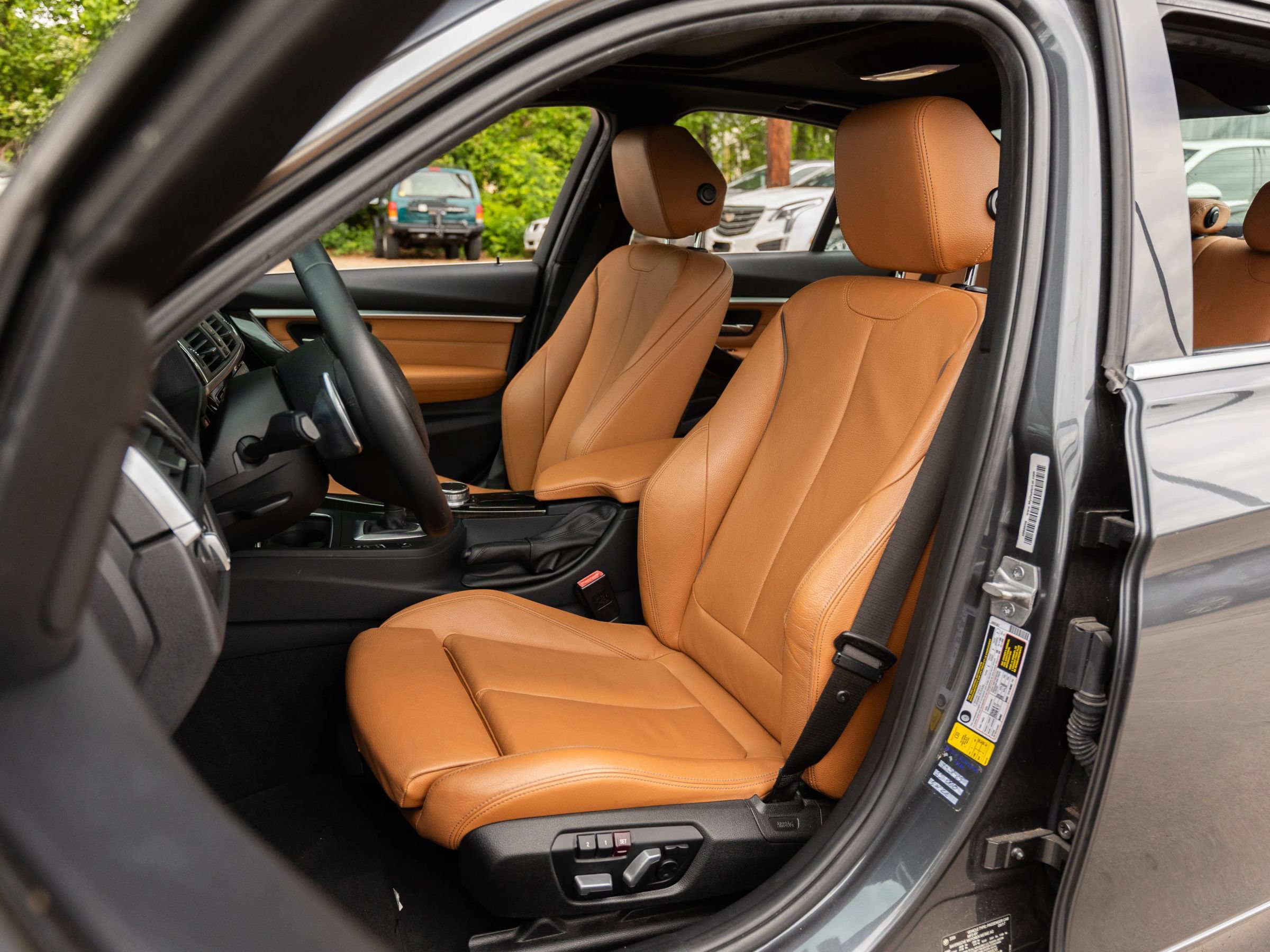 Used 2018 BMW 330i Sedan RWD image 17