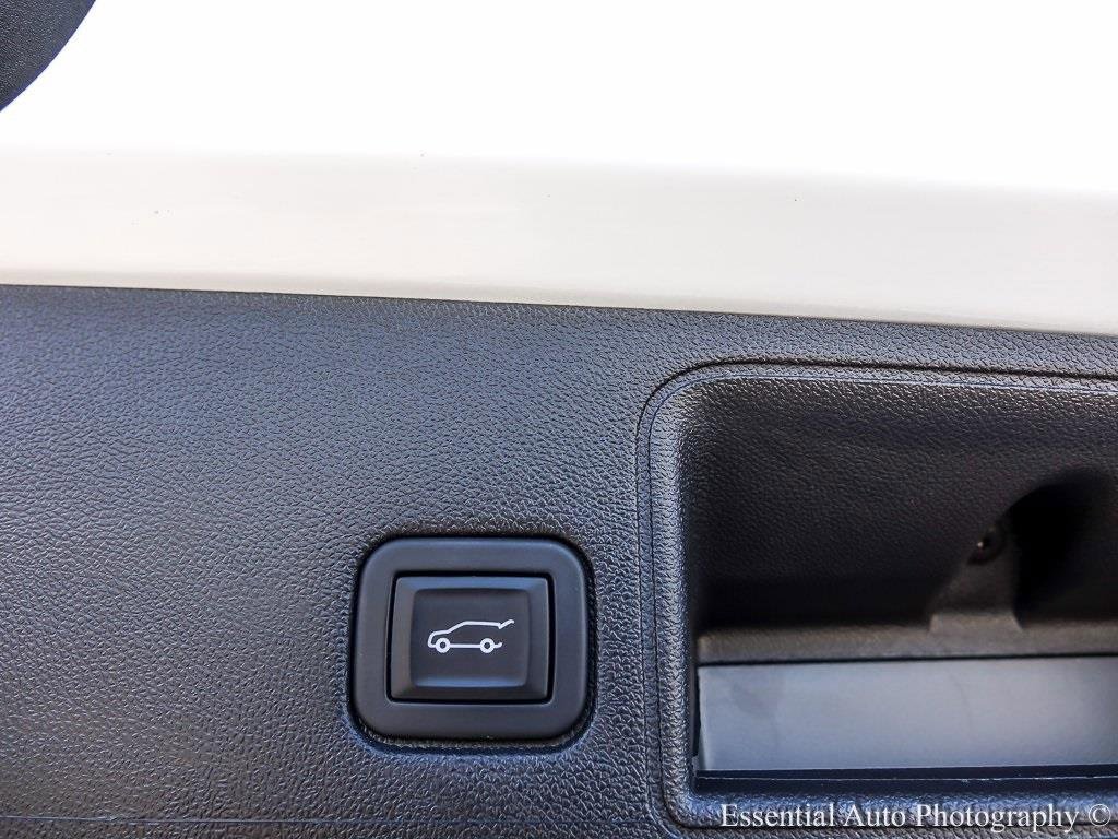 Used 2023 GMC Terrain SLT w/ LPO, Floor Liner Package image 24