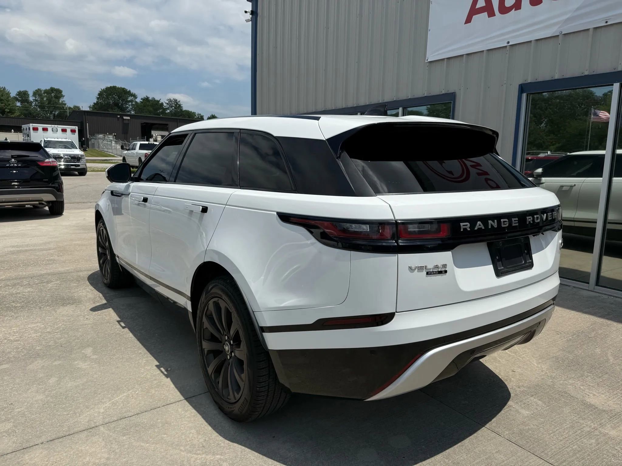 Used 2020 Land Rover Range Rover Velar S image 25