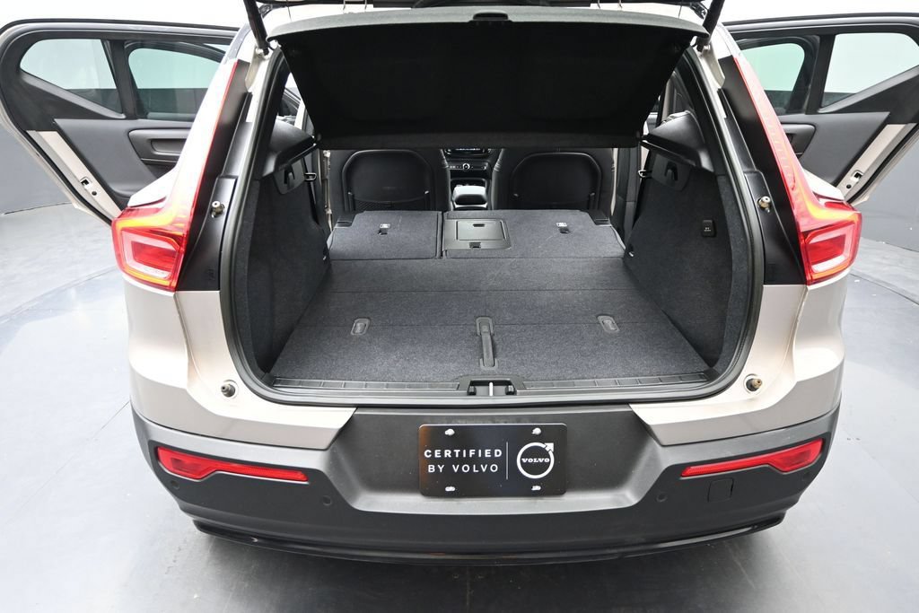 Used 2023 Volvo XC40 Recharge Plus AWD/4WD image 19