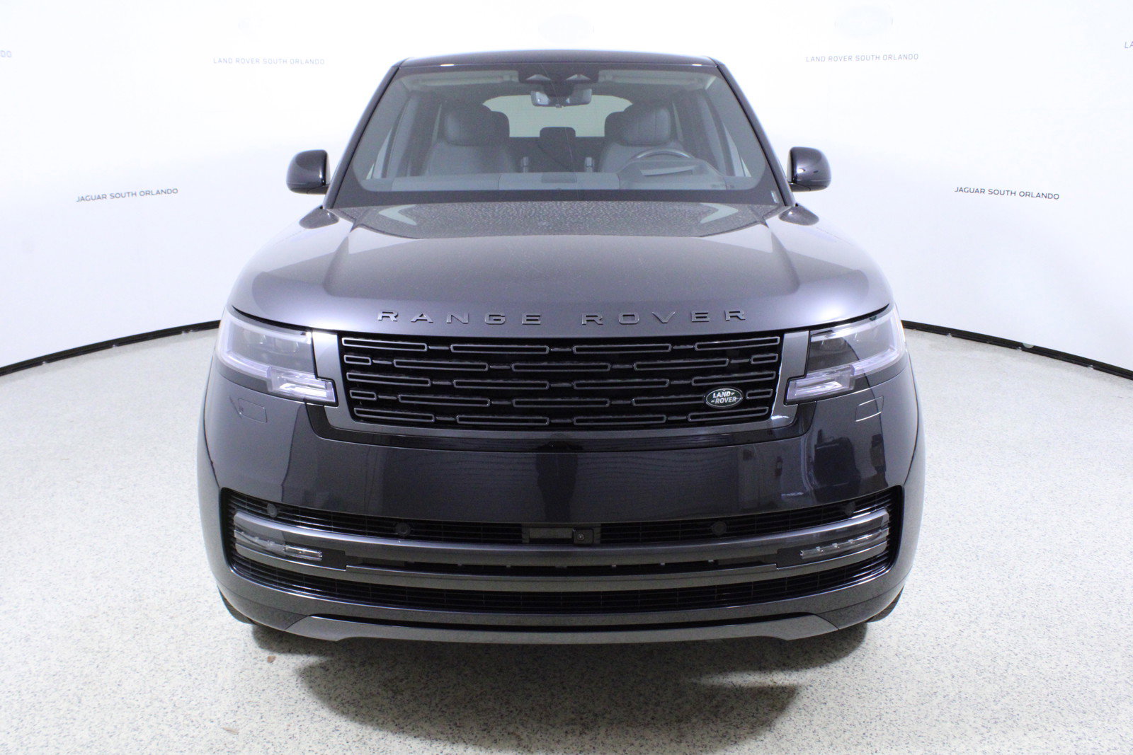 New 2025 Land Rover Range Rover SE image 2