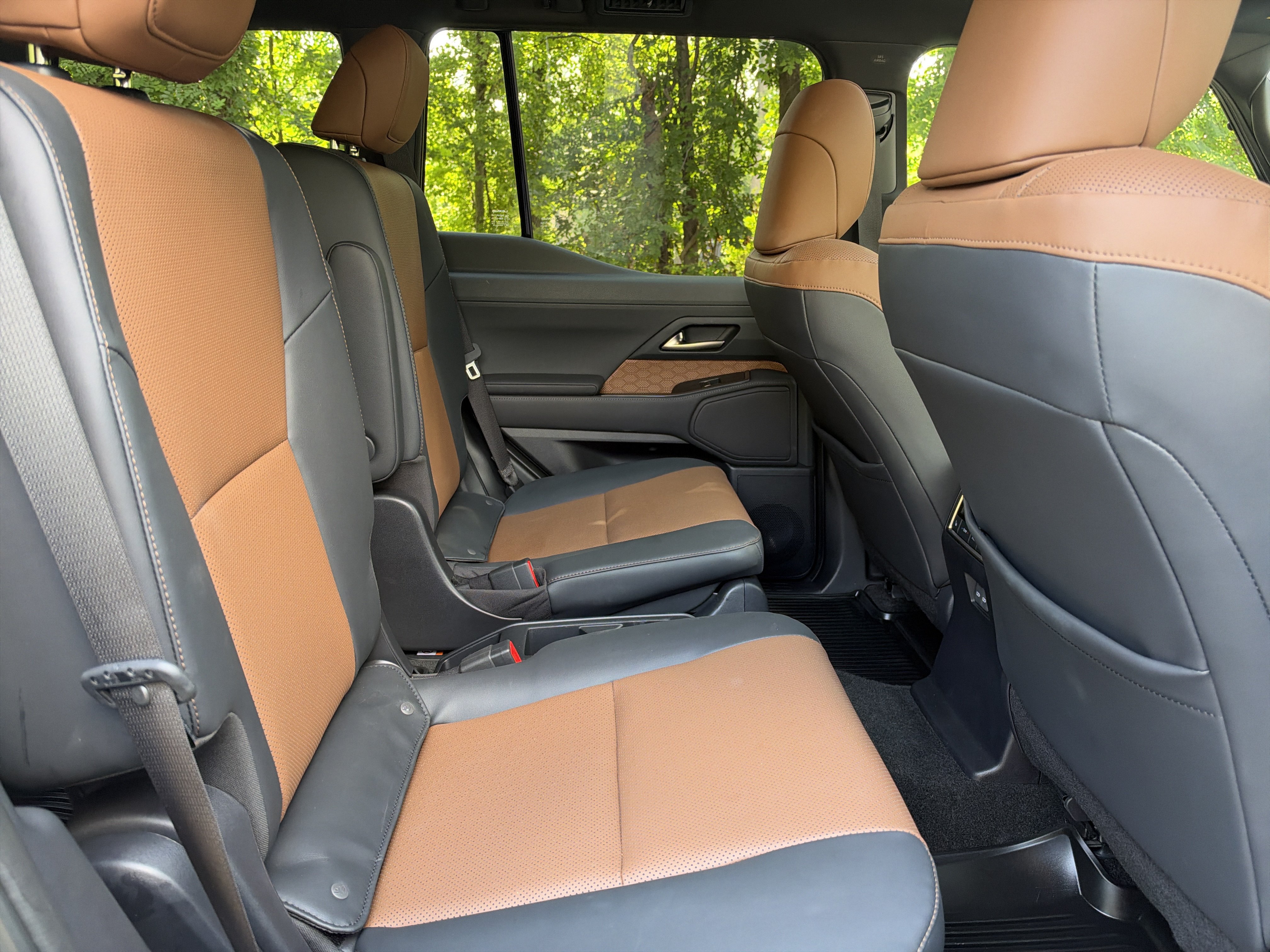 Used 2025 Lexus GX 550 w/ Accessory Package (2T) AWD/4WD image 22