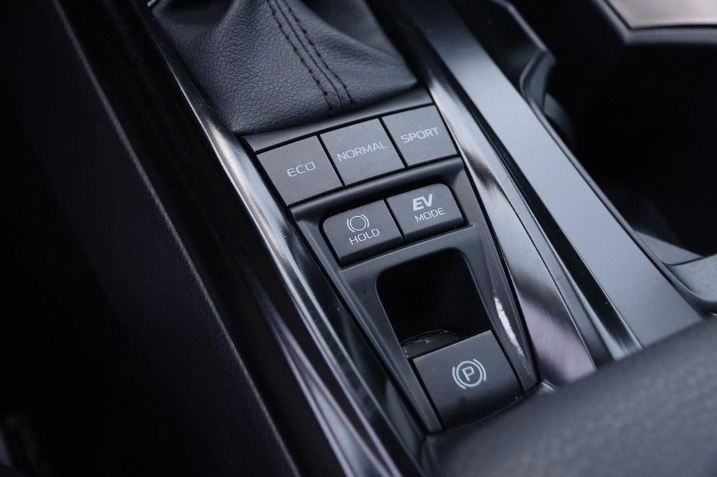 Used 2025 Toyota Camry LE image 19