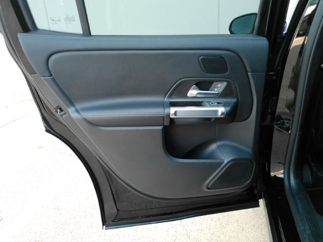 Used 2024 Mercedes-Benz GLB 250 w/ Exclusive Package image 19