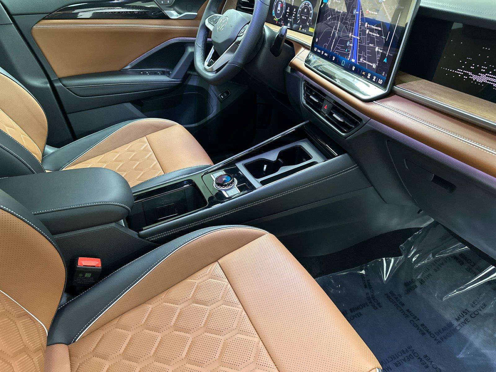 New 2026 Volkswagen Tiguan SEL R-Line AWD/4WD image 15