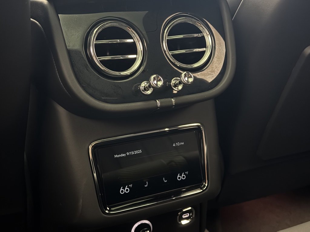 New 2025 Bentley Bentayga image 53